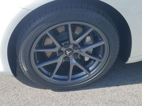 Used 2023 Tesla Model 3 Standard Range RWD image 4