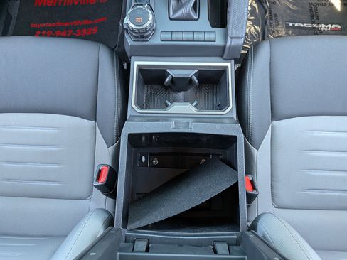 Used 2024 Toyota Tacoma TRD Sport AWD/4WD image 31