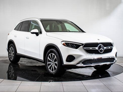 Certified 2025 Mercedes-Benz GLC 300 4MATIC image 5