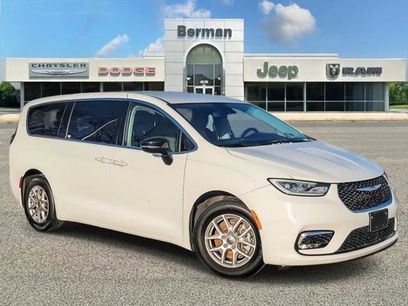 Certified 2024 Chrysler Pacifica Touring-L