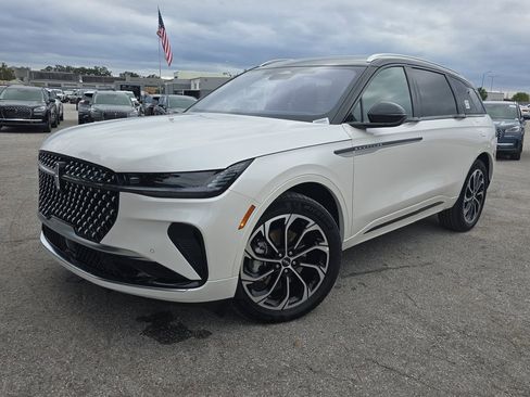 New 2026 Lincoln Nautilus Reserve image 28