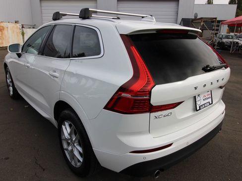 Used 2020 Volvo XC60 T5 Momentum image 3