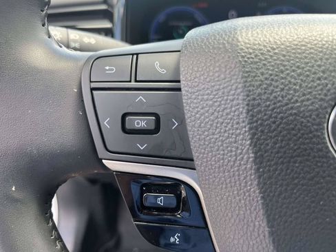 Used 2025 Toyota Camry XSE FWD image 31