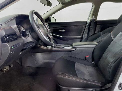 Certified 2022 Nissan Sentra SR w/ Midnight Edition image 18