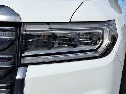 Used 2023 GMC Acadia AT4 w/ Technology Package image 10