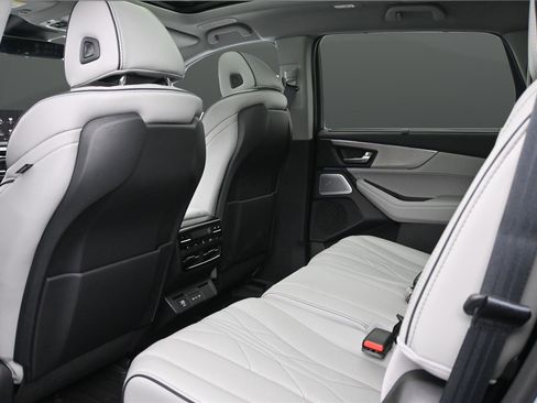 Certified 2026 Acura MDX SH-AWD w/ Advance Package image 10