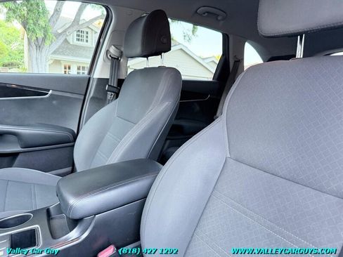 Used 2017 Kia Sorento FWD image 10