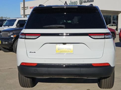 New 2025 Jeep Grand Cherokee Limited image 4
