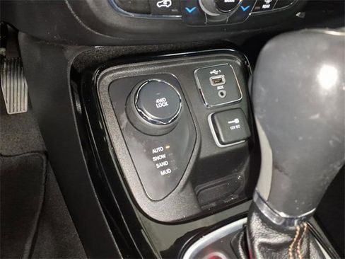 Certified 2020 Jeep Compass Limited image 21