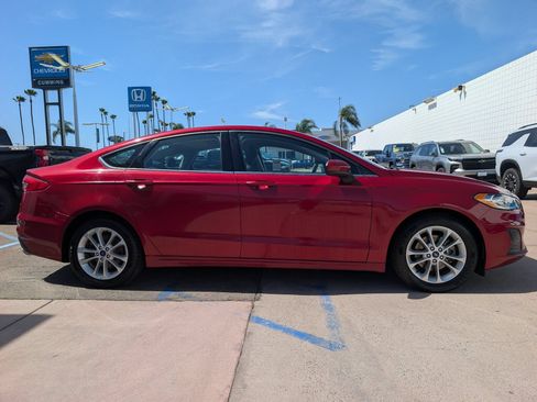 Used 2019 Ford Fusion SE FWD image 7