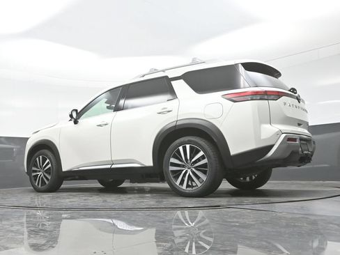 Used 2023 Nissan Pathfinder Platinum AWD/4WD image 41