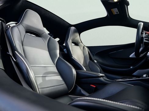 Used 2023 McLaren GT RWD image 48