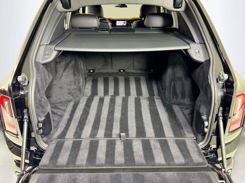 Used 2025 Rolls-Royce Cullinan Black Badge AWD/4WD image 28