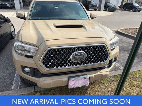 Used 2019 Toyota Tacoma TRD Sport image 1