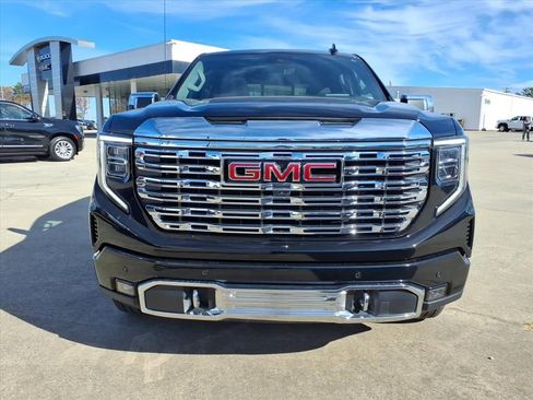 Used 2024 GMC Sierra 1500 Denali image 2