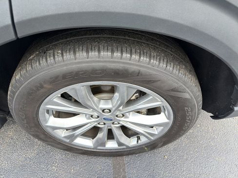 Used 2022 Ford Explorer Limited RWD image 9
