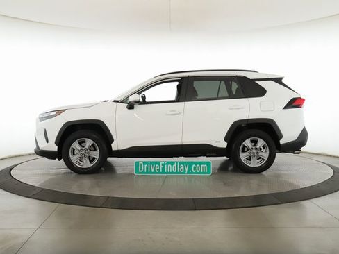 Used 2025 Toyota RAV4 XLE image 9