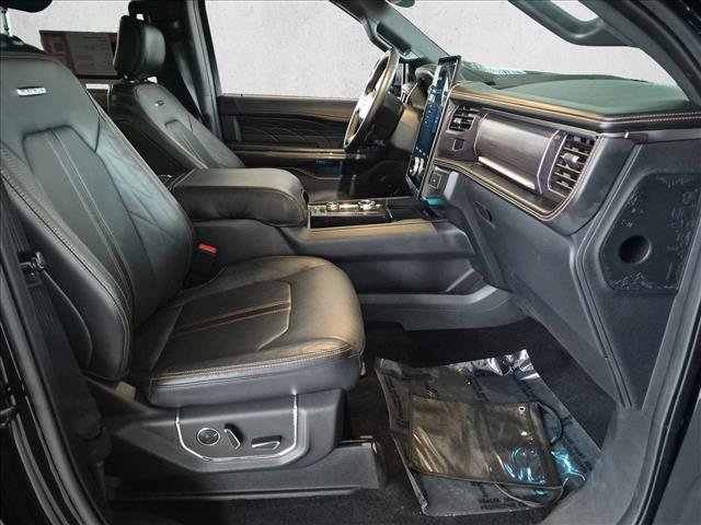 Used 2022 Ford Expedition Platinum AWD/4WD image 19