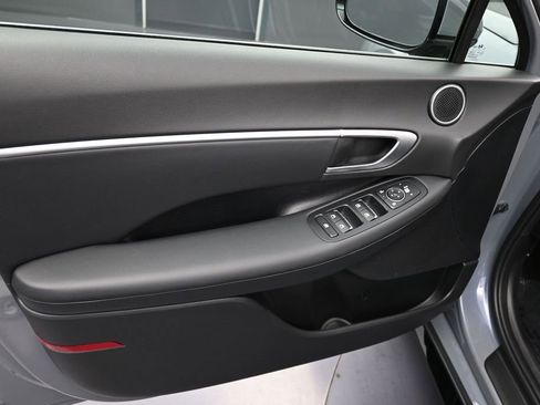 Used 2025 Hyundai Sonata SEL FWD image 13