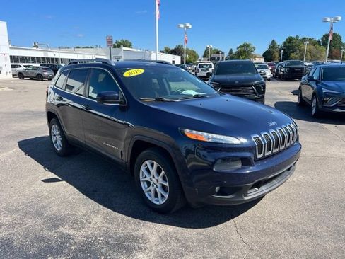 Used 2015 Jeep Cherokee Latitude w/ Comfort/Convenience Group AWD/4WD image 3
