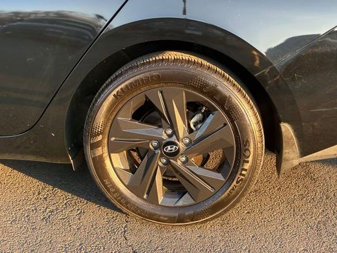 Used 2023 Hyundai Elantra SEL image 45