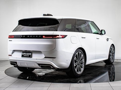 New 2025 Land Rover Range Rover Sport Dynamic SE image 6