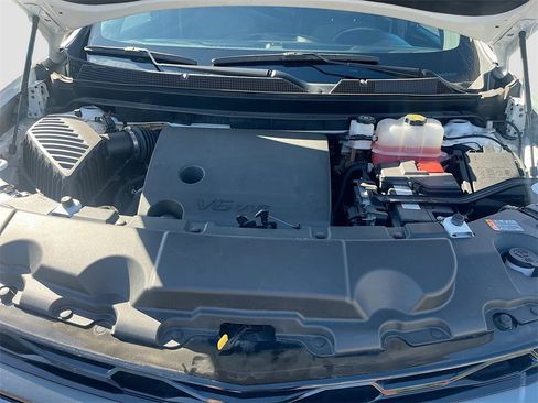 Used 2023 Chevrolet Traverse RS w/ LPO, Floor Liner Package image 32