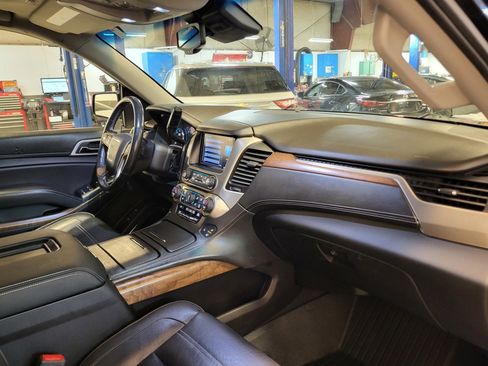 Used 2019 GMC Yukon Denali w/ Denali Ultimate Package image 23