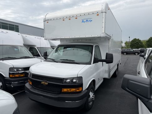 New 2026 Chevrolet Express 4500 w/ Power Convenience Package RWD image 4