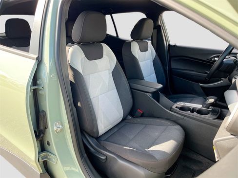 Used 2024 Chevrolet Trax RS w/ Driver Confidence Package image 26