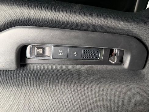 Used 2016 Mercedes-Benz S 550 Sedan w/ Premium Package image 27