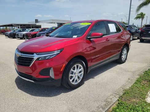 Used 2023 Chevrolet Equinox LT FWD image 2