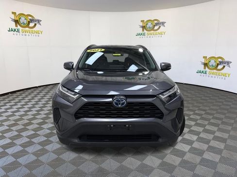 Used 2023 Toyota RAV4 XLE AWD/4WD image 3