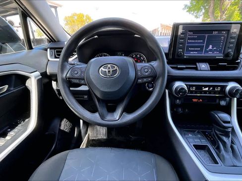 Used 2022 Toyota RAV4 XLE w/ Convenience Package image 6