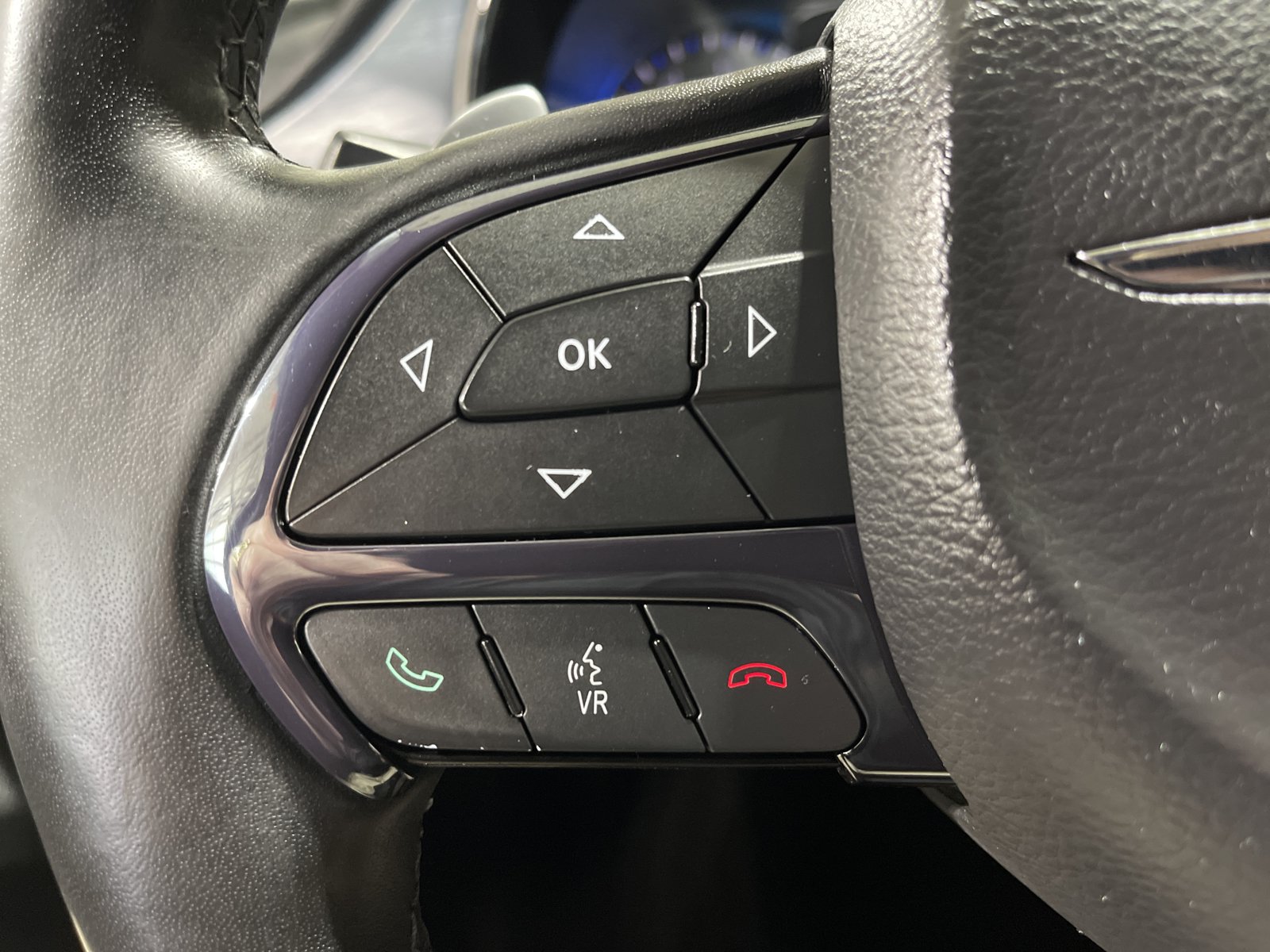 Used 2016 Chrysler 200 S w/ Comfort Group FWD image 28