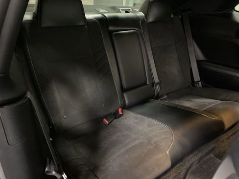 Used 2015 Dodge Challenger SRT Hellcat image 30