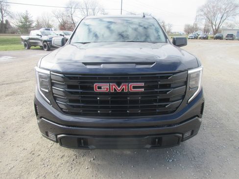 New 2026 GMC Sierra 1500 Elevation image 11