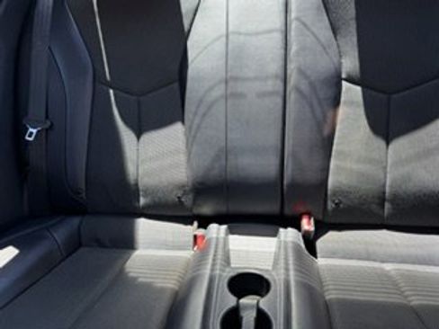 Used 2013 Hyundai Veloster w/ Style Pkg FWD image 7