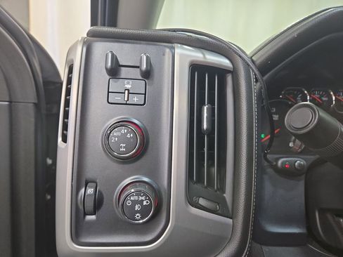 Used 2015 GMC Sierra 1500 SLE w/ SLE Value Package image 18