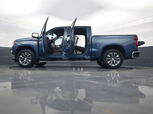 Used 2024 Chevrolet Silverado 1500 LT image 34