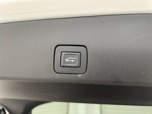 Used 2022 Buick Encore GX Select w/ Sport Touring Package FWD image 41