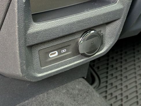 Certified 2022 Volkswagen Tiguan SEL R-Line AWD/4WD image 26