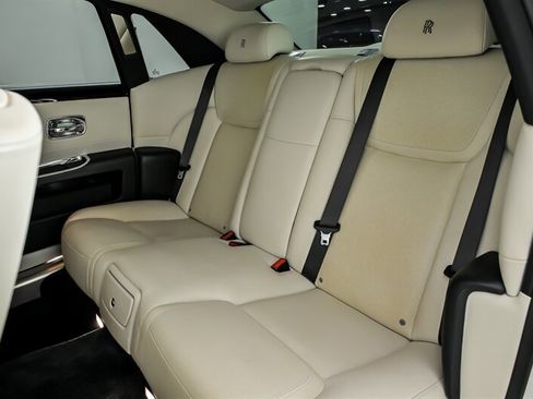 Used 2016 Rolls-Royce Ghost RWD image 24