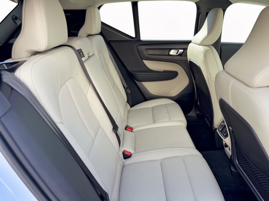 Certified 2026 Volvo XC40 B5 Plus w/ Protection Package Premier AWD/4WD image 29