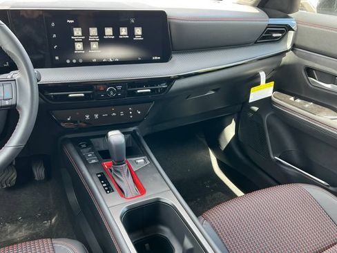 New 2026 Nissan Kicks SR w/ Cold Weather Package AWD/4WD image 31