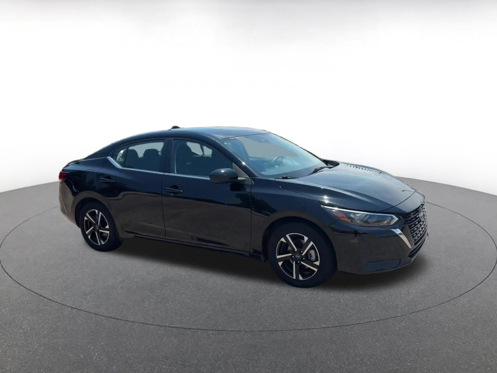 Used 2025 Nissan Sentra SV FWD image 2