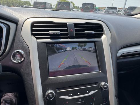 Used 2015 Ford Fusion SE w/ Equipment Group 202A FWD image 24