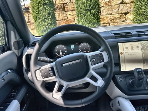Used 2026 Land Rover Defender 110 S AWD/4WD image 22