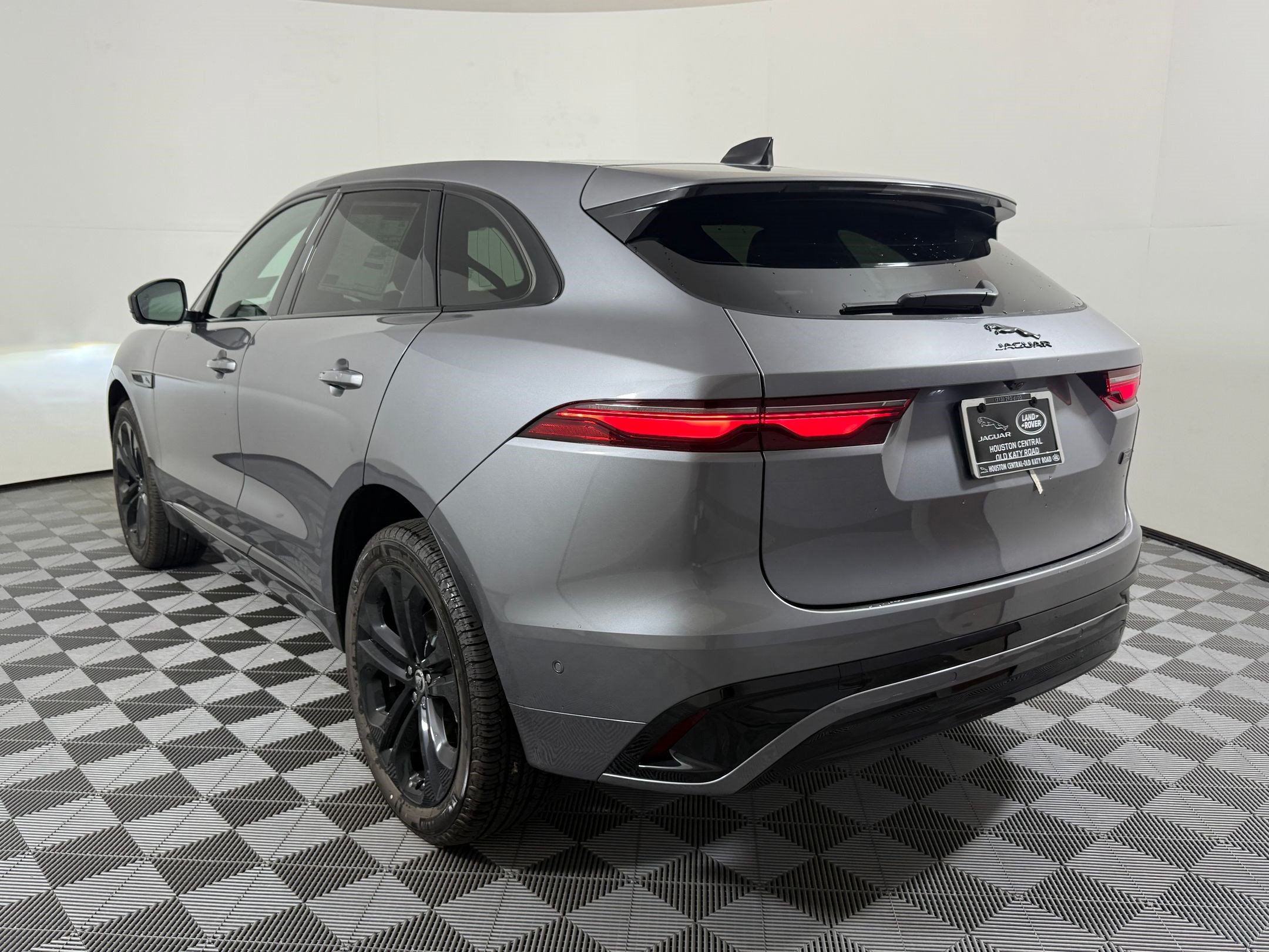 New 2026 Jaguar F-PACE R-Dynamic S AWD/4WD image 3