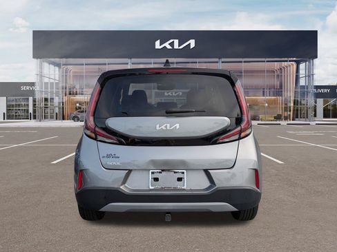 Certified 2023 Kia Soul LX w/ LX Technology Package FWD image 5